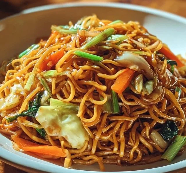 Delicious Easy 15-Minute Lo Mein with colorful veggies and noodles